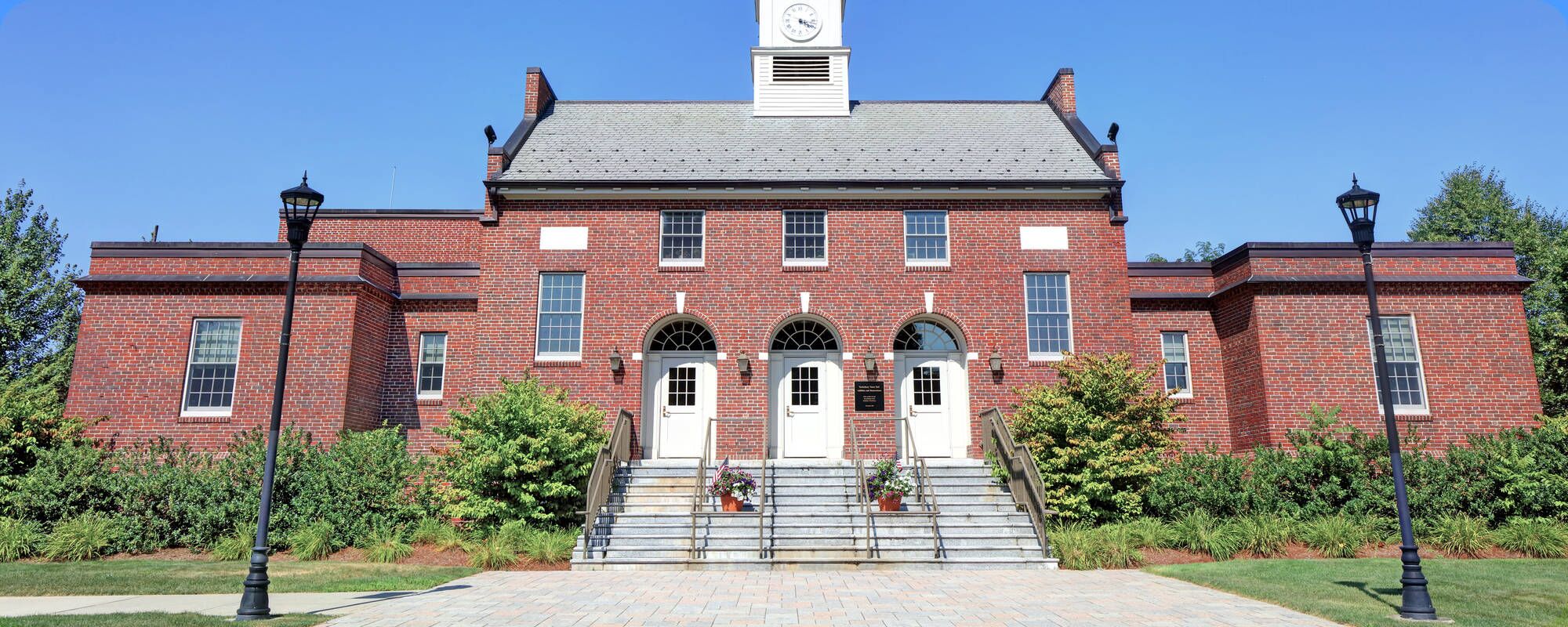 Get outpatient mental health and addiction treatment in Tewksbury, Massachusetts at Pillars Health Group.